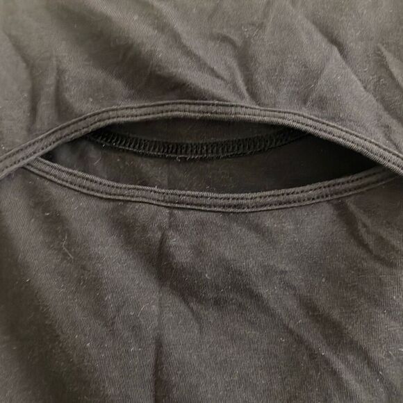 ✨Lululemon Cut Back Crop Black Sz Small Tank Top✨ - Picture 9 of 9